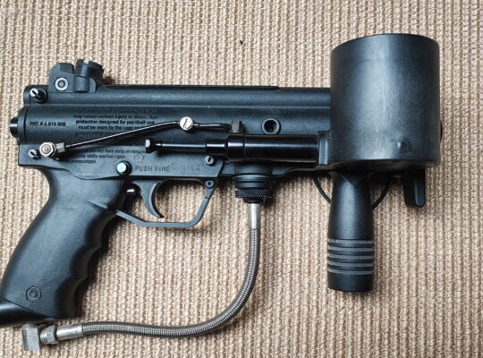 Tippmann A-5 mit Zubehör