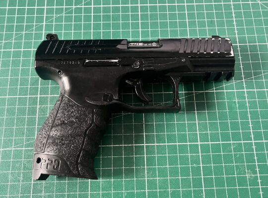 Walther/Umarex PPQ M2 T4E Pistole + 2 Magazine C02