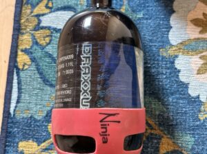 Dye DM15 mit Hopper und Flasche