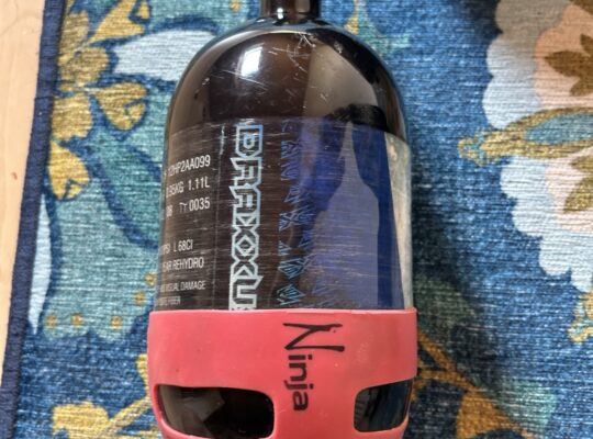 Dye DM15 mit Hopper und Flasche
