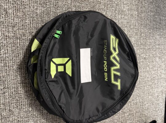 Pod Sammlung inkl. Exalt Pod Bin und Ball Hauler