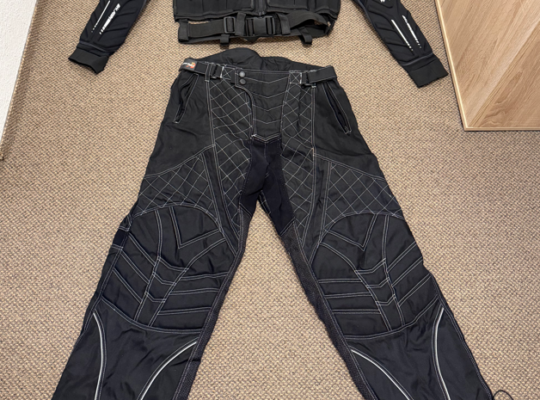 Verschiedenste Paintball Kleidung