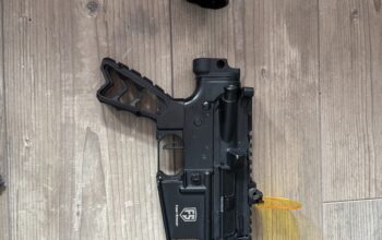 Tiberius T15 First Strike mit Zubehör