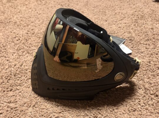 Verkaufe neue Dye I4 in Black / Gold