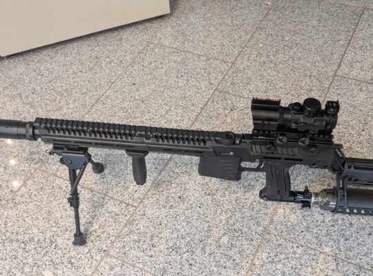 EMF 100 Sniper Version mit Zubehör